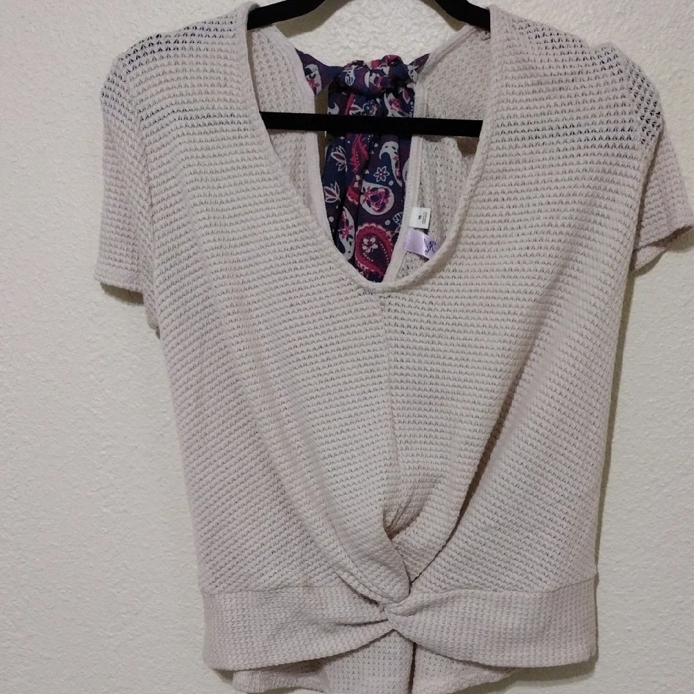 Alya Cream Knot Front Short Sleeve With Ribbon Tie In The Back - Picture 8 of 10
